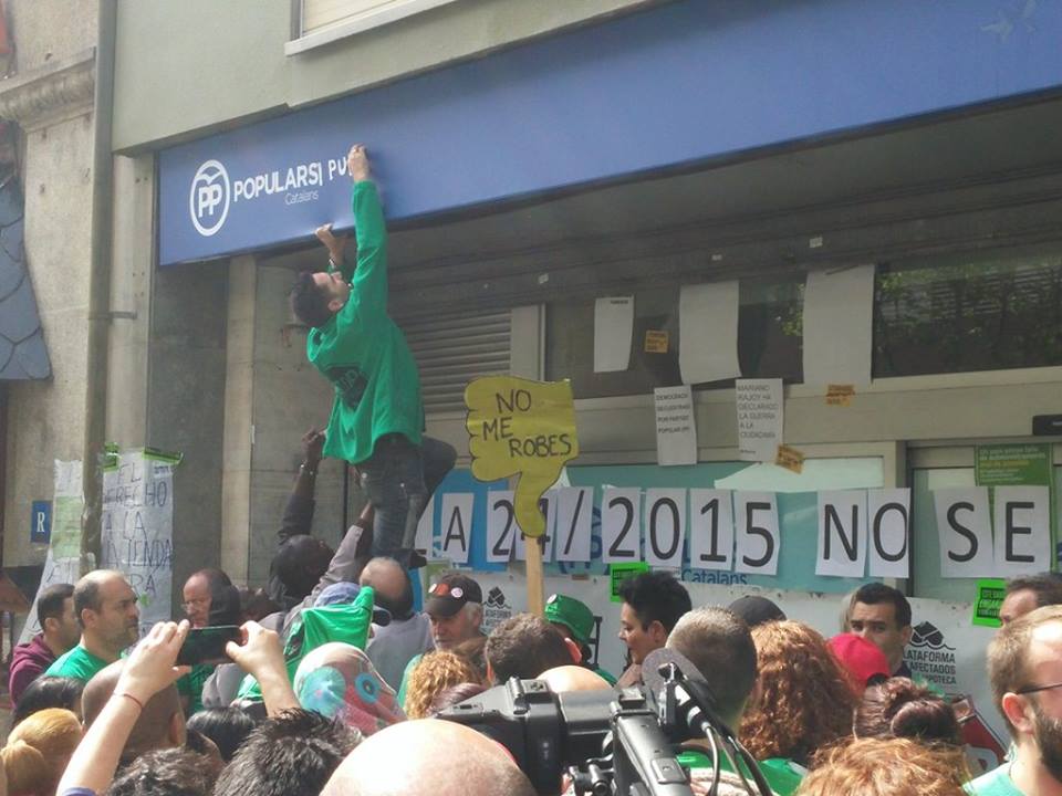 Lee más sobre el artículo La presión de la PAH hace dudar al PP en su tentativa de tumbar a la Ley 24/2015