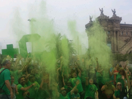 Lee más sobre el artículo La PAH da el pistoletazo de salida a la campaña de señalización por las 5 de la PAH