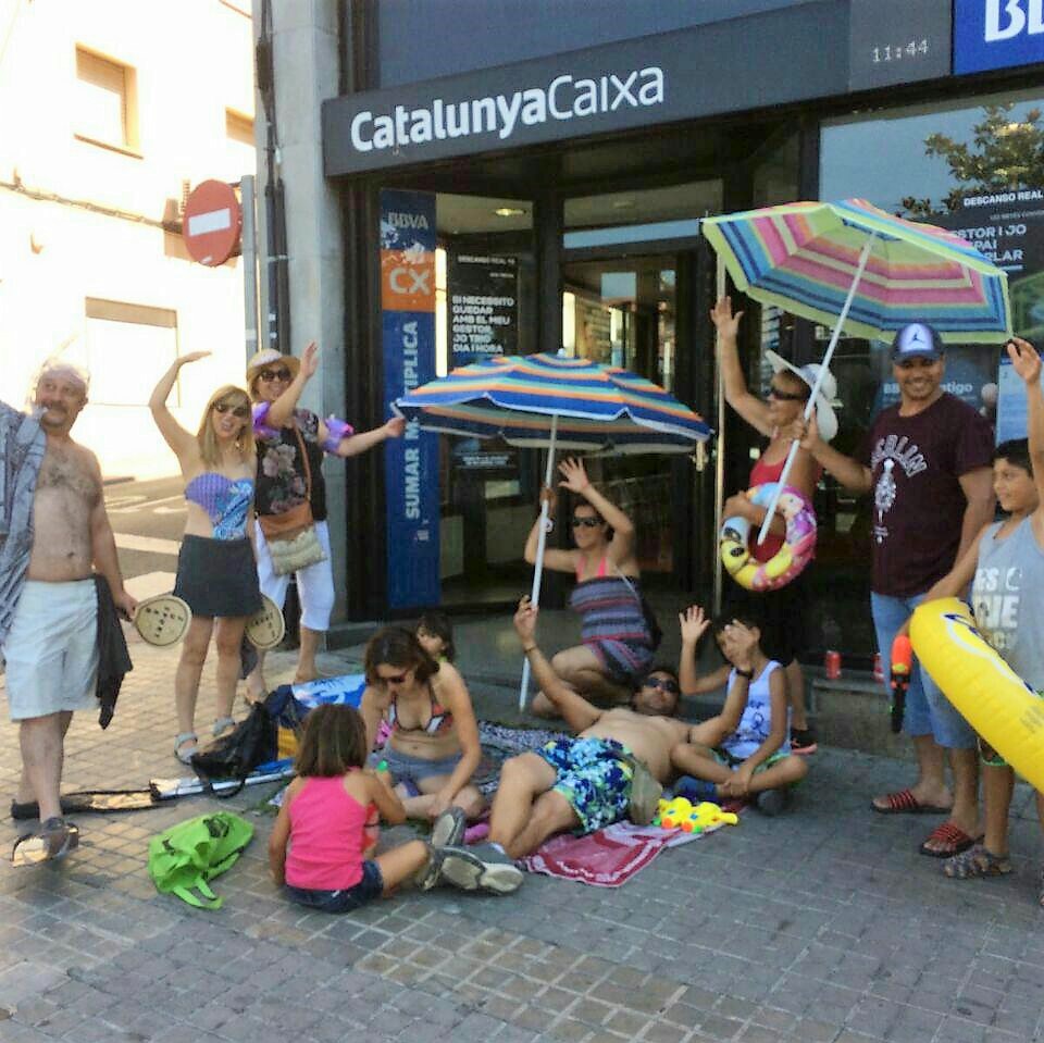 En este momento estás viendo Las PAHs se movilizan en más de 50 municipios marcando a bancos y suministradoras por la Ley de Vivienda de la PAH
