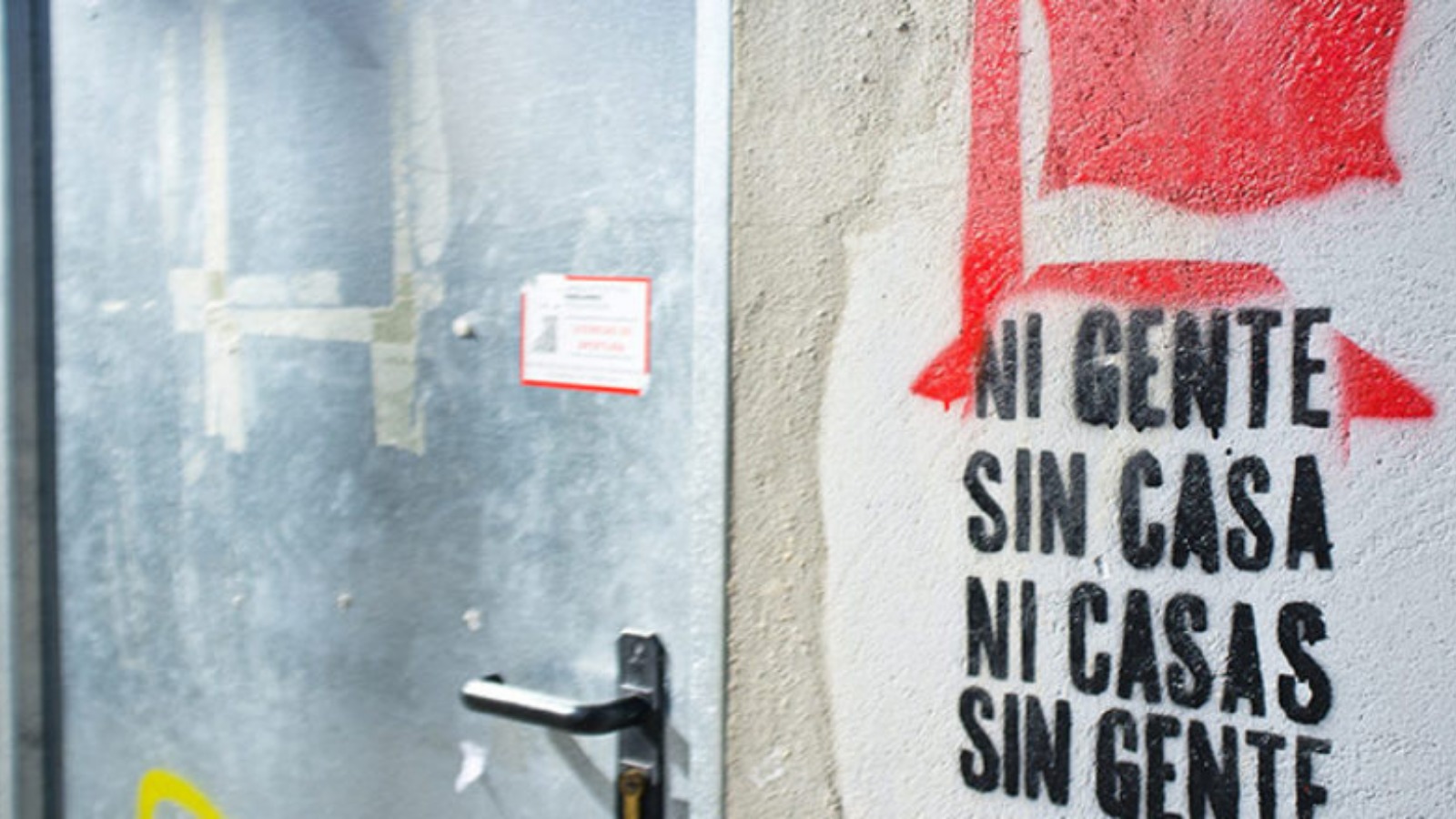 Lee más sobre el artículo Victoria de la PAH para muchas familias vulnerables ocupando viviendas de la banca